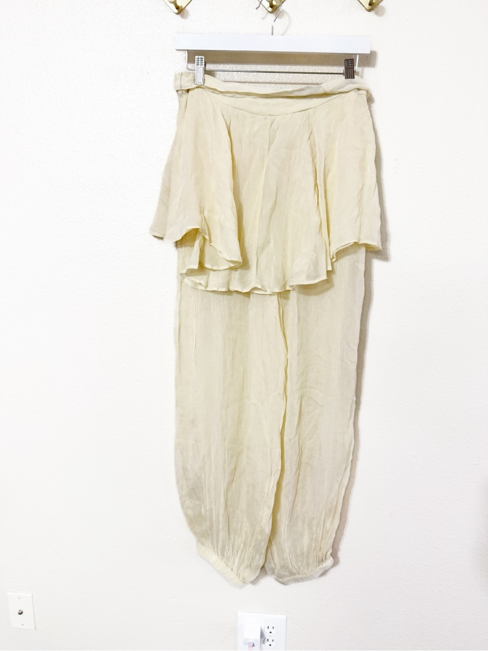 Free People Tongue Tied Ivory Butter Yellow Sheer Ballet Balloon Pants NEW - Picture 5 of 7